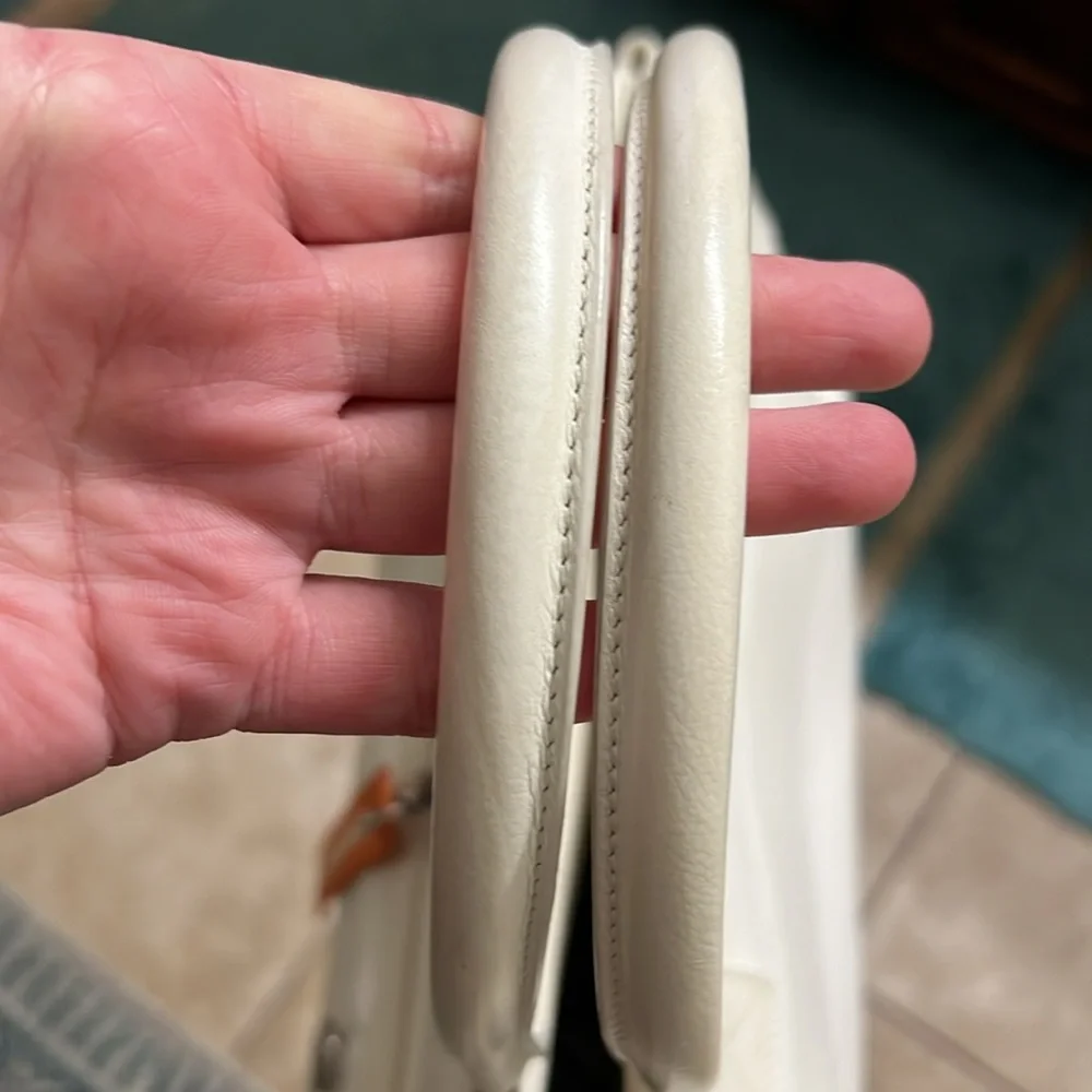 FLASH SALE🔥🔥EXCELLENT CONDITION💕BEAUTIFUL💗 VINTAGE CHRISTIAN DIOR FLIGHT BAG💗💗💗 - Picture 4 of 16